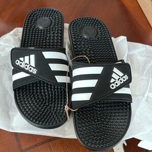 Adidas Men’s addisage sandals back/white size 9